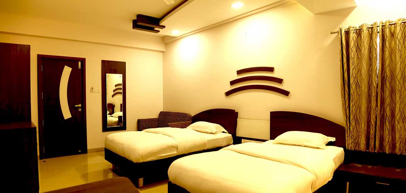 good hotels in khargone