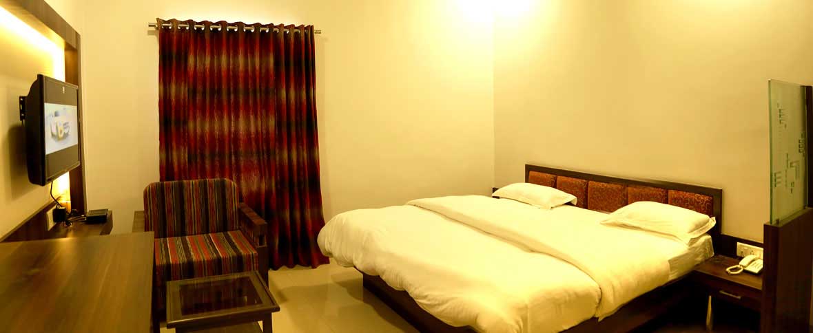 best hotel in khargone