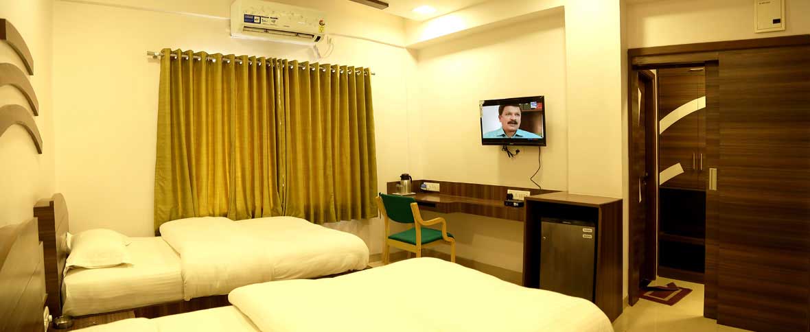 hotel in khargone