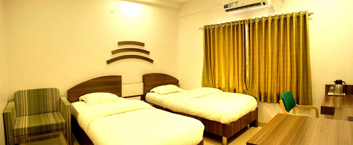 hotel in khargone