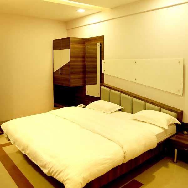 hotels in khargone