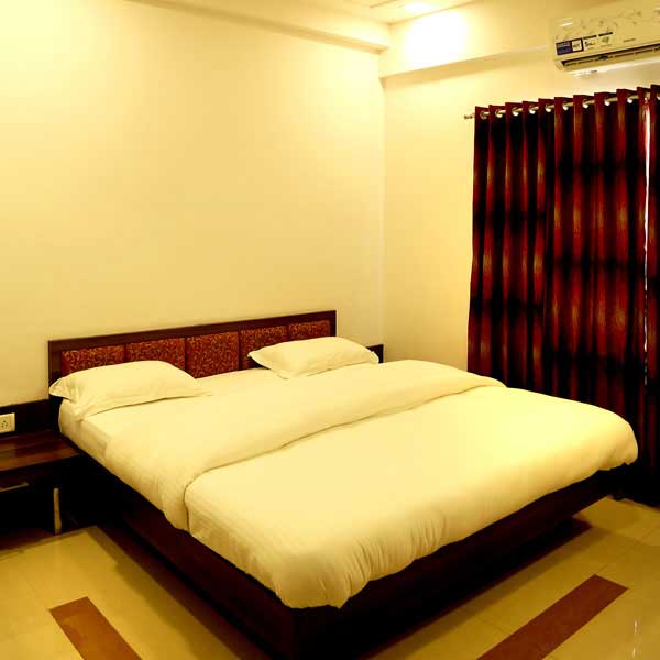 hotel in khargone