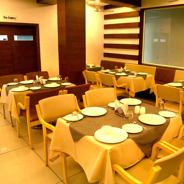 hotels in khargone