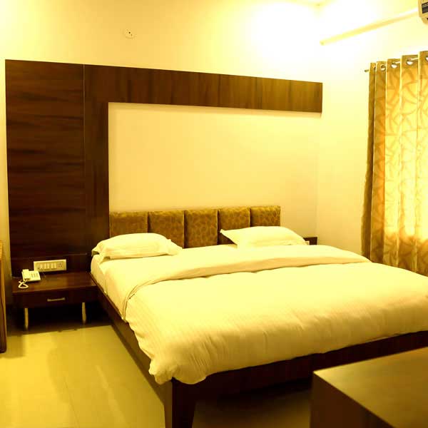 hotels in khargone