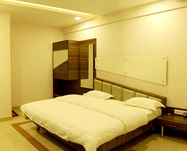 hotel in khargone